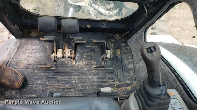 image for item DF3471 2009 Bobcat 435 mini excavator