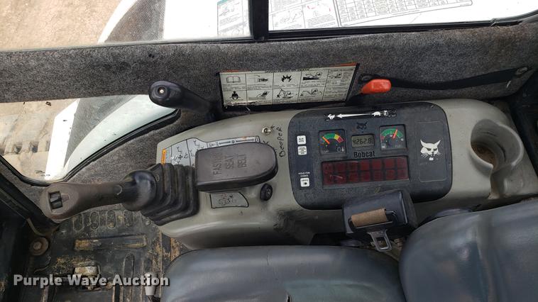 image for item DF3471 2009 Bobcat 435 mini excavator
