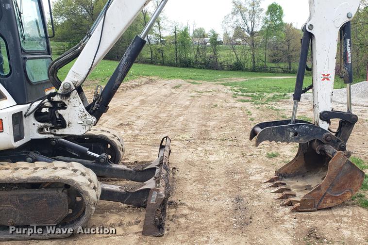 image for item DF3471 2009 Bobcat 435 mini excavator