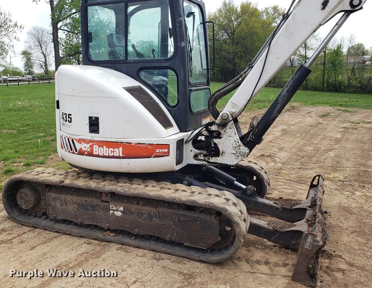 image for item DF3471 2009 Bobcat 435 mini excavator