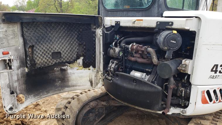 image for item DF3471 2009 Bobcat 435 mini excavator