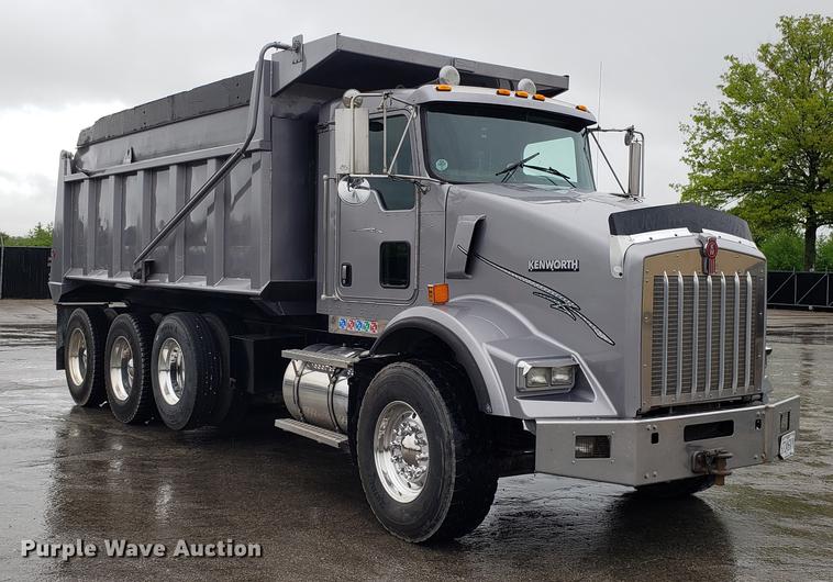 image for item DF3483 2005 Kenworth T800 dump truck