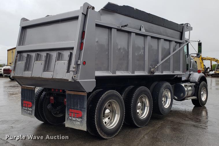 image for item DF3483 2005 Kenworth T800 dump truck