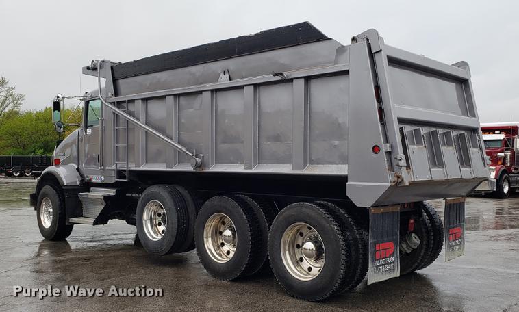 image for item DF3483 2005 Kenworth T800 dump truck
