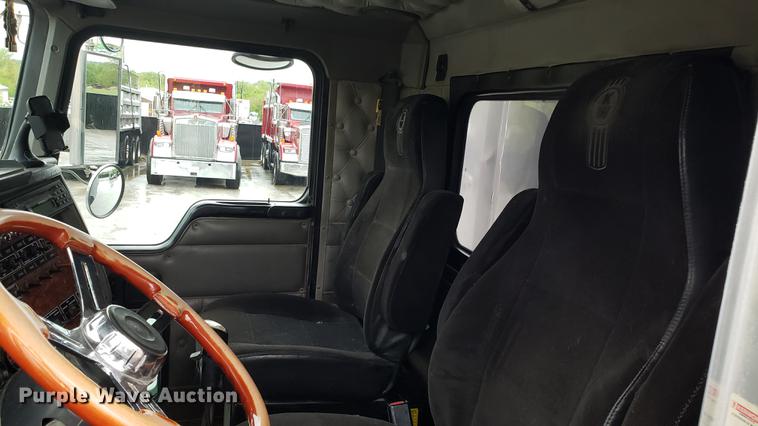 image for item DF3483 2005 Kenworth T800 dump truck