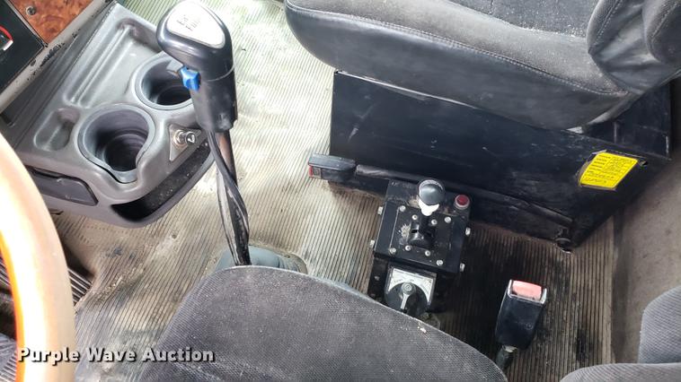 image for item DF3483 2005 Kenworth T800 dump truck