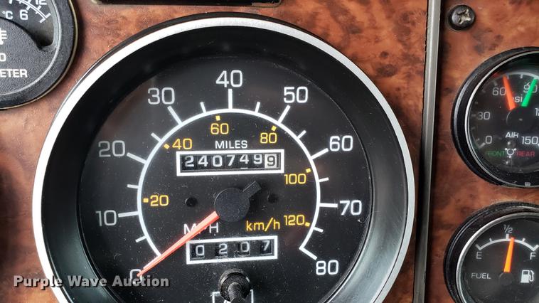 image for item DF3483 2005 Kenworth T800 dump truck