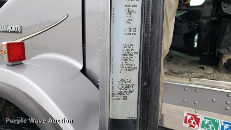 image for item DF3483 2005 Kenworth T800 dump truck