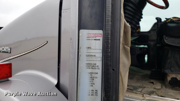 image for item DF3483 2005 Kenworth T800 dump truck