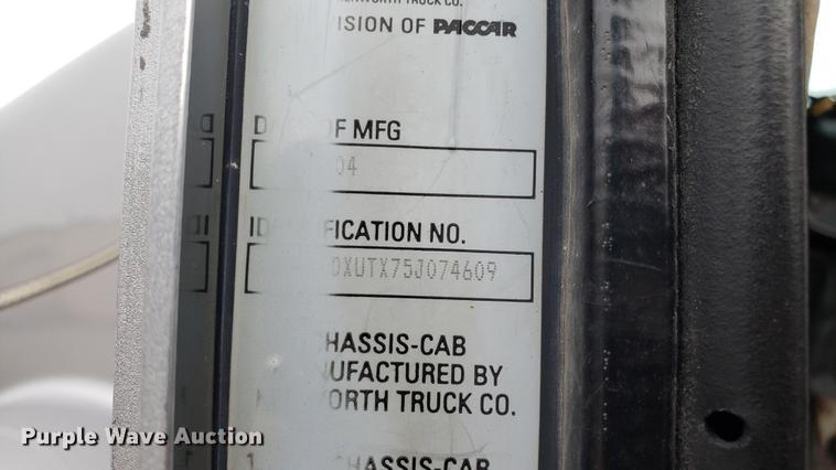 image for item DF3483 2005 Kenworth T800 dump truck