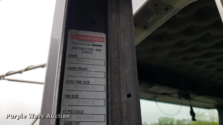 image for item DF3483 2005 Kenworth T800 dump truck