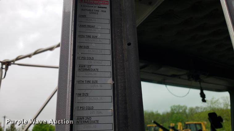 image for item DF3483 2005 Kenworth T800 dump truck