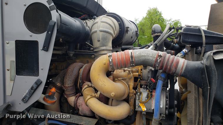 image for item DF3483 2005 Kenworth T800 dump truck