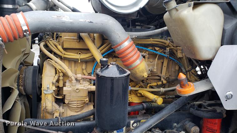 image for item DF3483 2005 Kenworth T800 dump truck