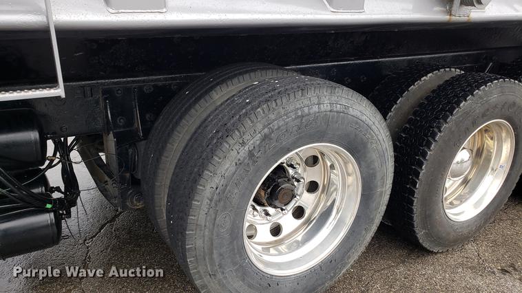 image for item DF3483 2005 Kenworth T800 dump truck