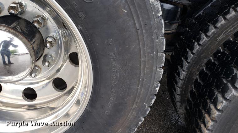 image for item DF3483 2005 Kenworth T800 dump truck