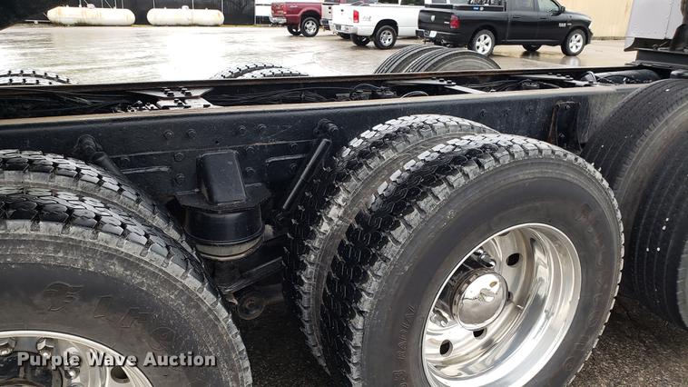 image for item DF3483 2005 Kenworth T800 dump truck