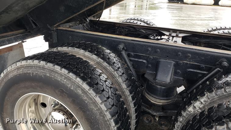 image for item DF3483 2005 Kenworth T800 dump truck