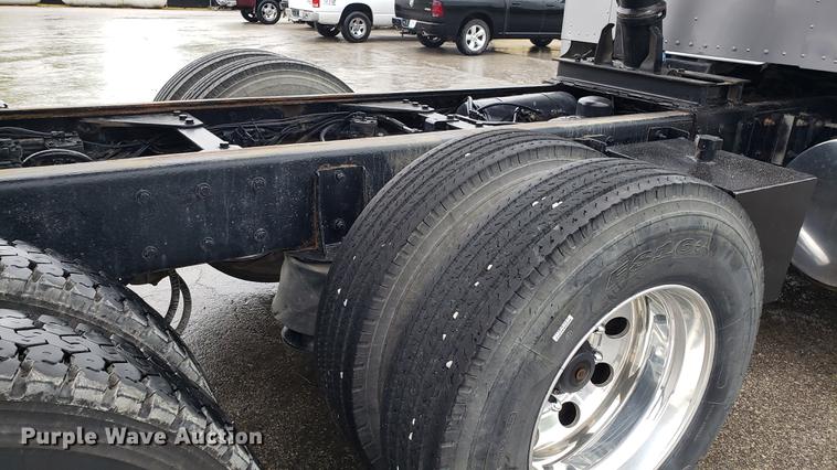 image for item DF3483 2005 Kenworth T800 dump truck