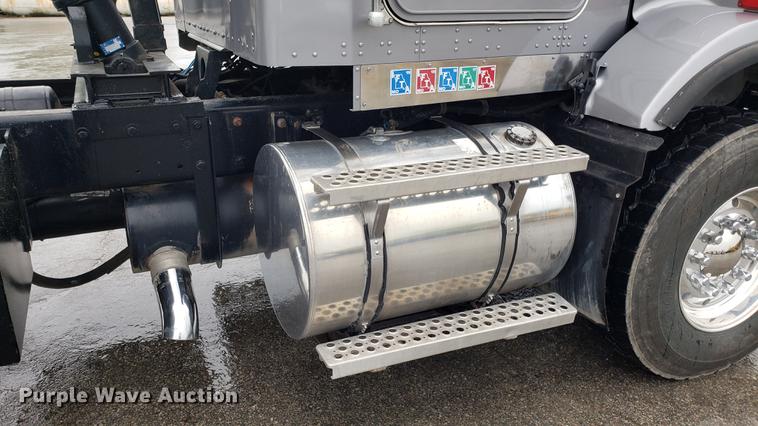 image for item DF3483 2005 Kenworth T800 dump truck