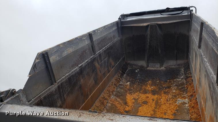 image for item DF3483 2005 Kenworth T800 dump truck