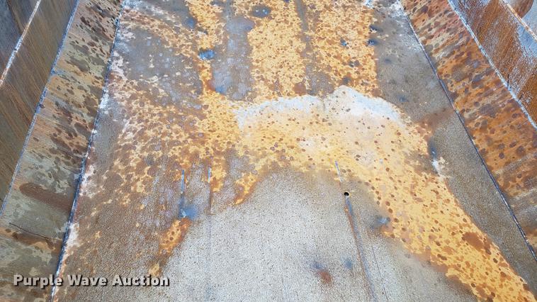 image for item DF3483 2005 Kenworth T800 dump truck