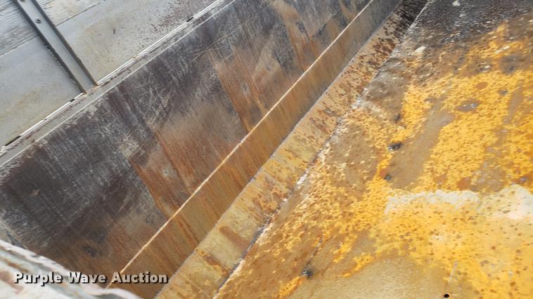 image for item DF3483 2005 Kenworth T800 dump truck