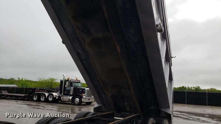 image for item DF3483 2005 Kenworth T800 dump truck