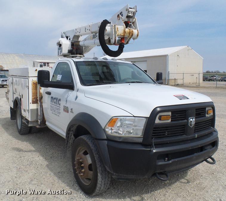 image for item DF7196 2012 Dodge Ram 5500 bucket truck