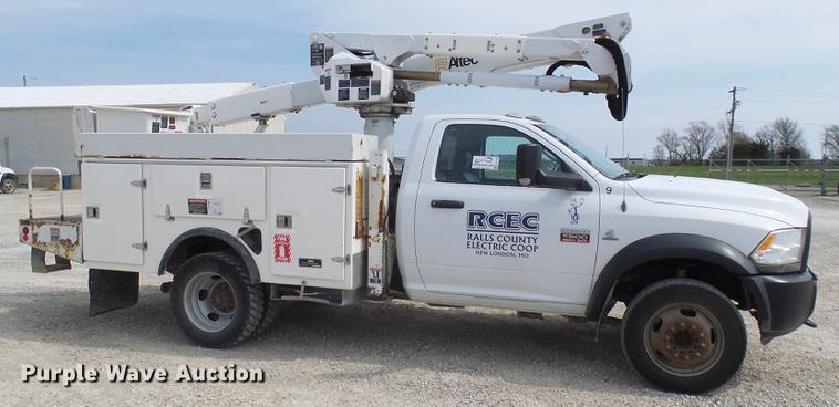 image for item DF7196 2012 Dodge Ram 5500 bucket truck