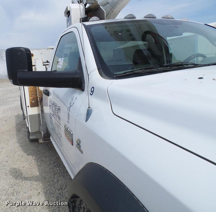 image for item DF7196 2012 Dodge Ram 5500 bucket truck