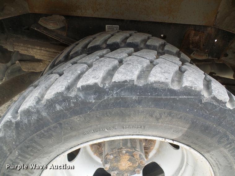 image for item DF7196 2012 Dodge Ram 5500 bucket truck