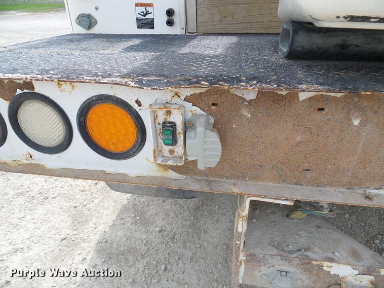 image for item DF7196 2012 Dodge Ram 5500 bucket truck