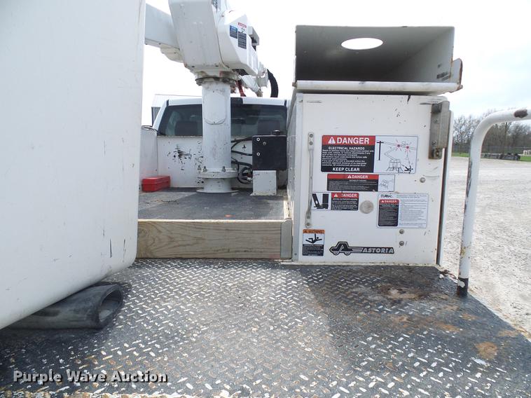 image for item DF7196 2012 Dodge Ram 5500 bucket truck