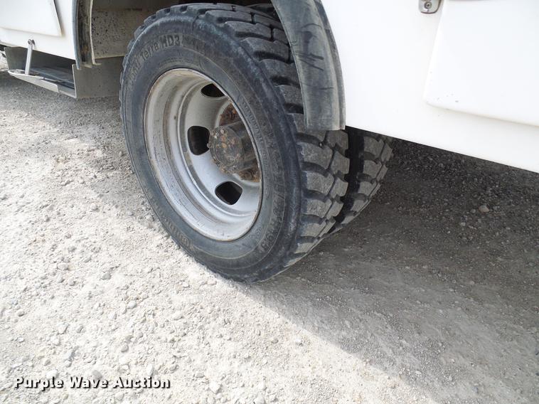 image for item DF7196 2012 Dodge Ram 5500 bucket truck