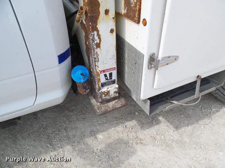 image for item DF7196 2012 Dodge Ram 5500 bucket truck