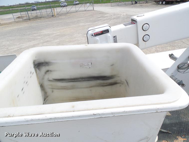 image for item DF7196 2012 Dodge Ram 5500 bucket truck