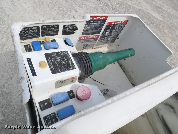 image for item DF7196 2012 Dodge Ram 5500 bucket truck