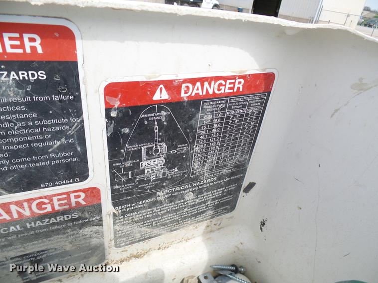 image for item DF7196 2012 Dodge Ram 5500 bucket truck