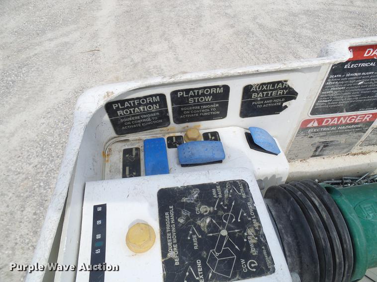 image for item DF7196 2012 Dodge Ram 5500 bucket truck