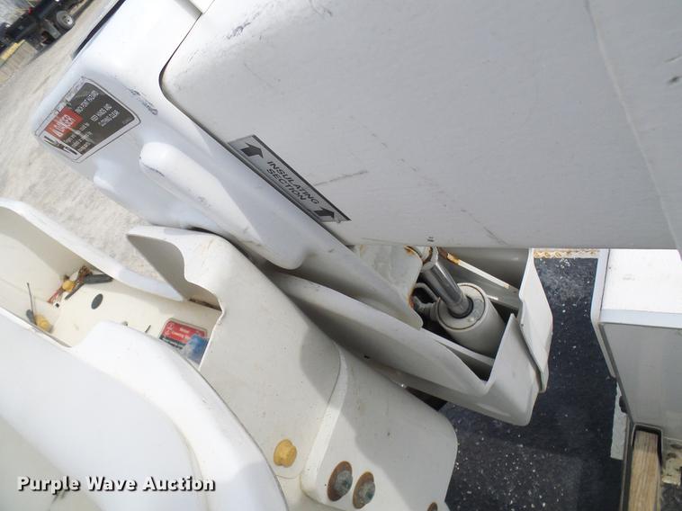 image for item DF7196 2012 Dodge Ram 5500 bucket truck