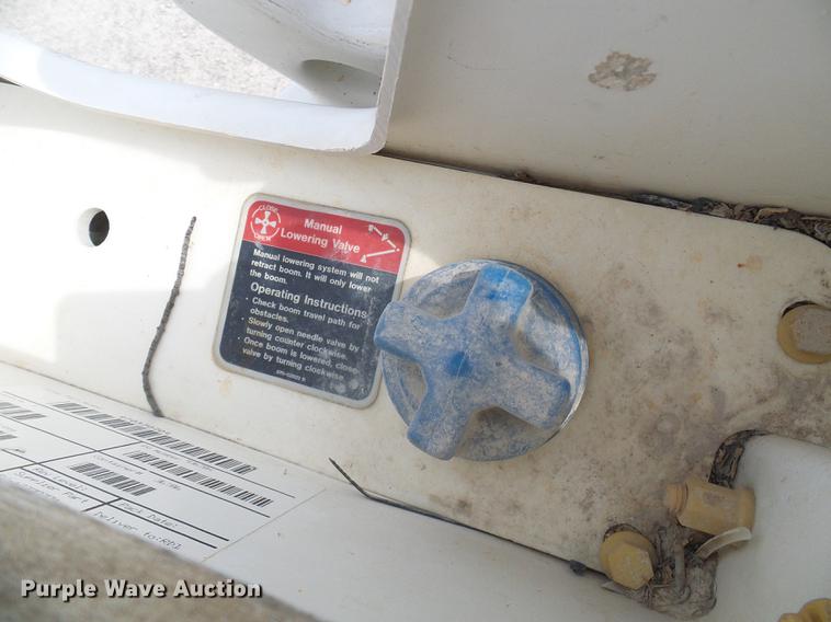 image for item DF7196 2012 Dodge Ram 5500 bucket truck