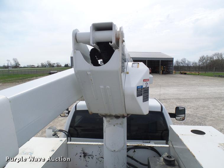 image for item DF7196 2012 Dodge Ram 5500 bucket truck