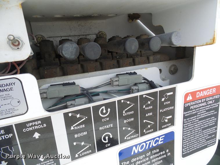 image for item DF7196 2012 Dodge Ram 5500 bucket truck