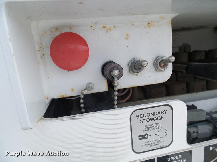 image for item DF7196 2012 Dodge Ram 5500 bucket truck