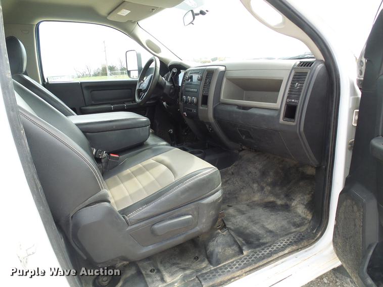 image for item DF7196 2012 Dodge Ram 5500 bucket truck