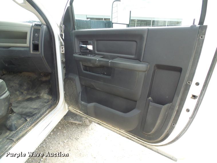 image for item DF7196 2012 Dodge Ram 5500 bucket truck