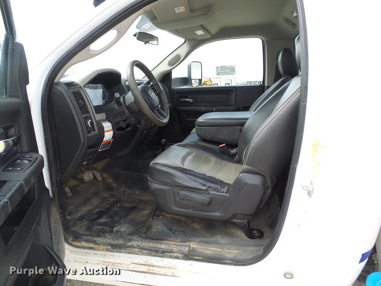 image for item DF7196 2012 Dodge Ram 5500 bucket truck