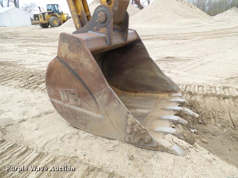 image for item DF7204 1997 Komatsu PC300LC excavator