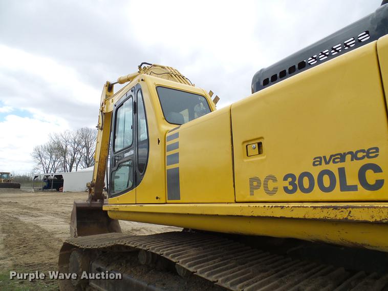 image for item DF7204 1997 Komatsu PC300LC excavator